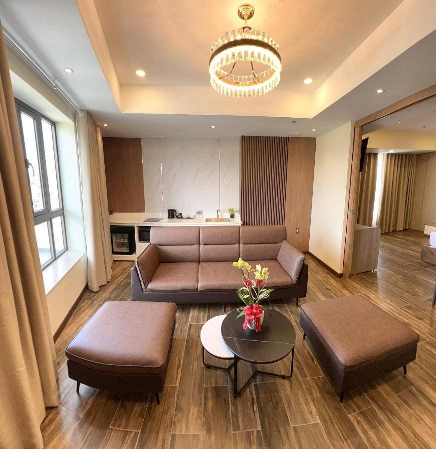 Mai Vy Hotel Tay Ninh Esterno foto
